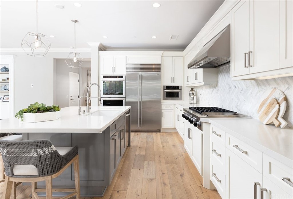 64 Domani Irvine, CA 92618 - Photo 6 of 39