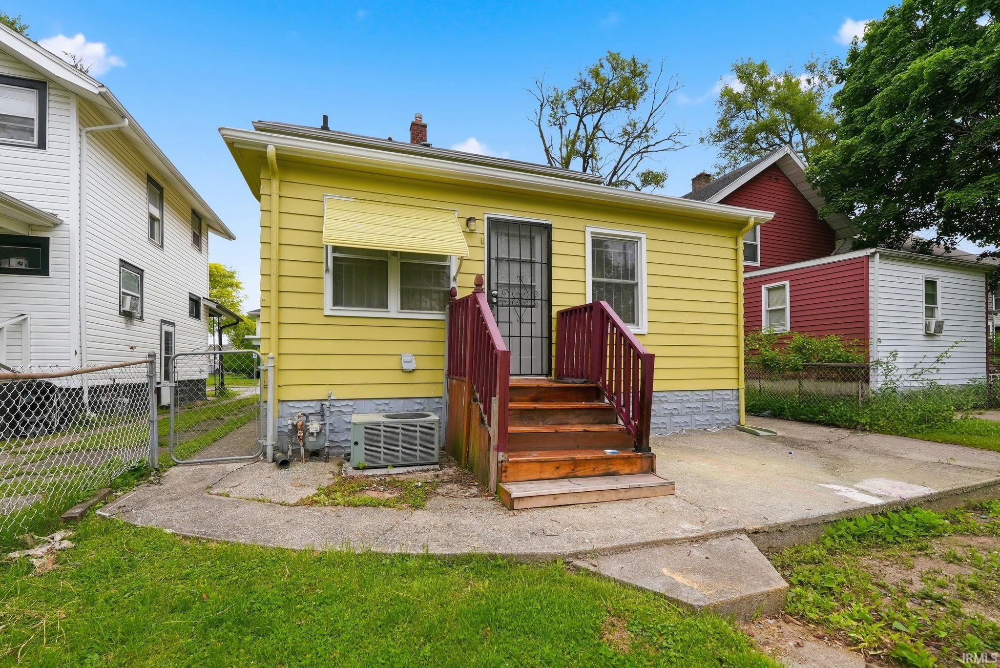 2908 Winter Street Fort Wayne, IN 46806 - Photo 2 of 35