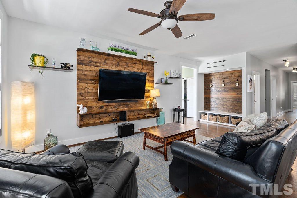805 Hartford Road Raleigh, NC 27610 - Photo 7 of 26
