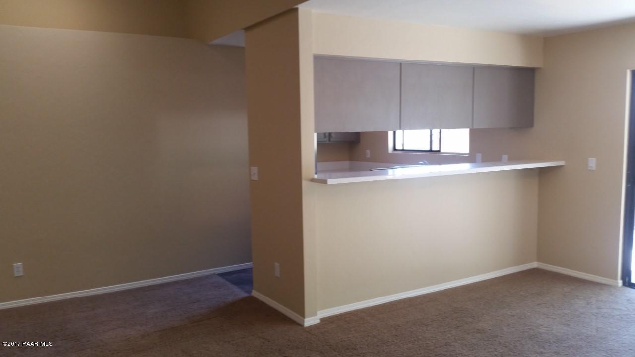 903 Old Stage Road, Unit A7 Prescott, AZ 86303 - Photo 14 of 33 Breakfast Bar Area