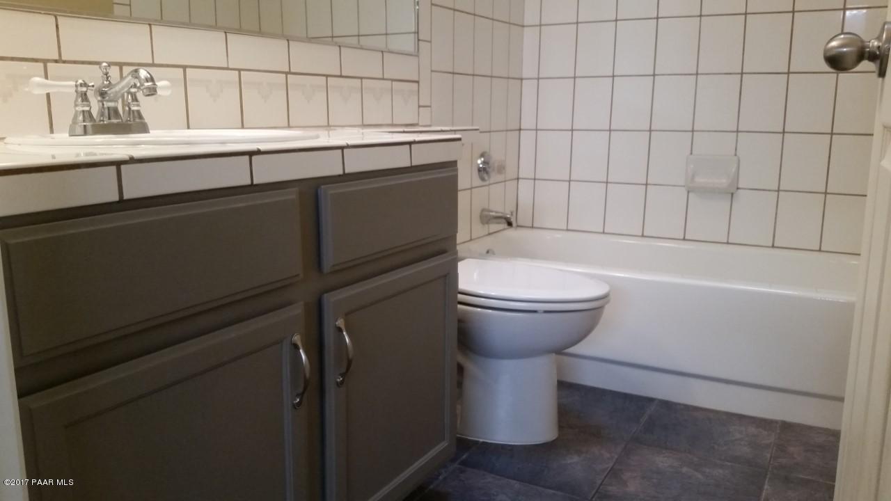 903 Old Stage Road, Unit A7 Prescott, AZ 86303 - Photo 22 of 33 Masther Bath