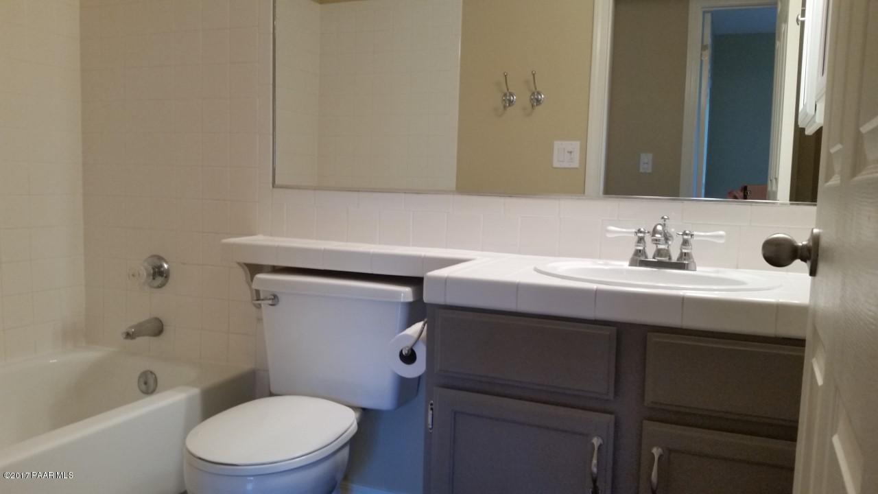 903 Old Stage Road, Unit A7 Prescott, AZ 86303 - Photo 26 of 33 Guest Bathroom