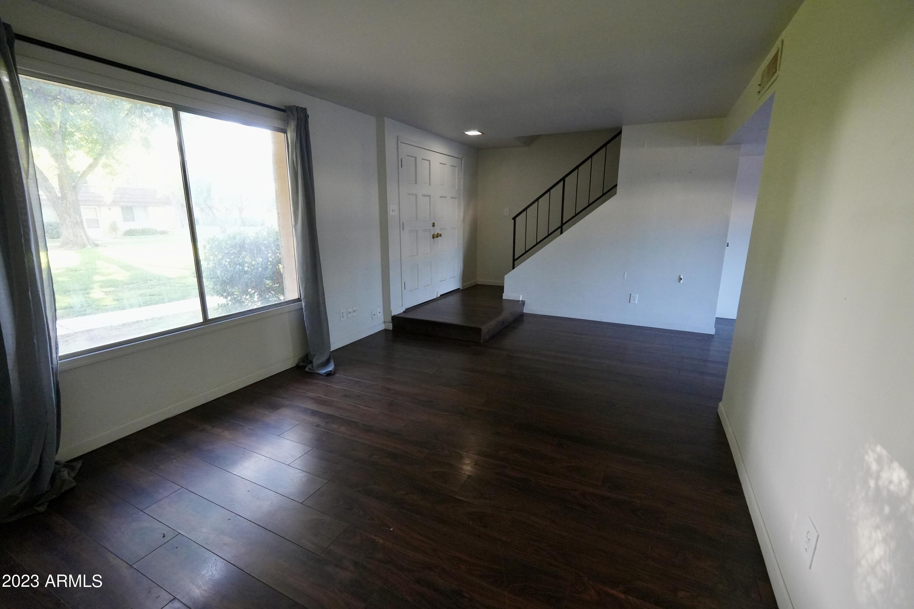 3320 South Juniper Street Tempe, AZ 85282 - Photo 5 of 24 Living Room 1
