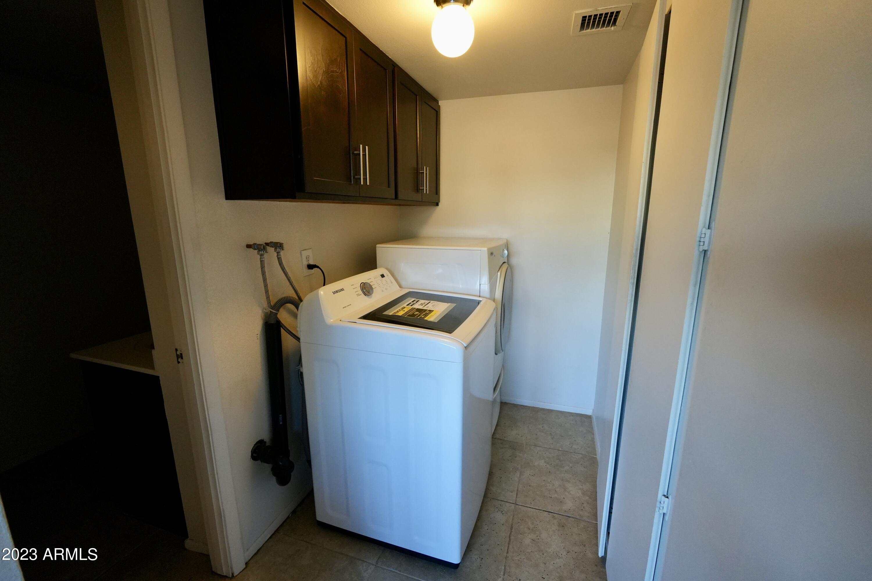 3320 South Juniper Street Tempe, AZ 85282 - Photo 8 of 24 Laundry