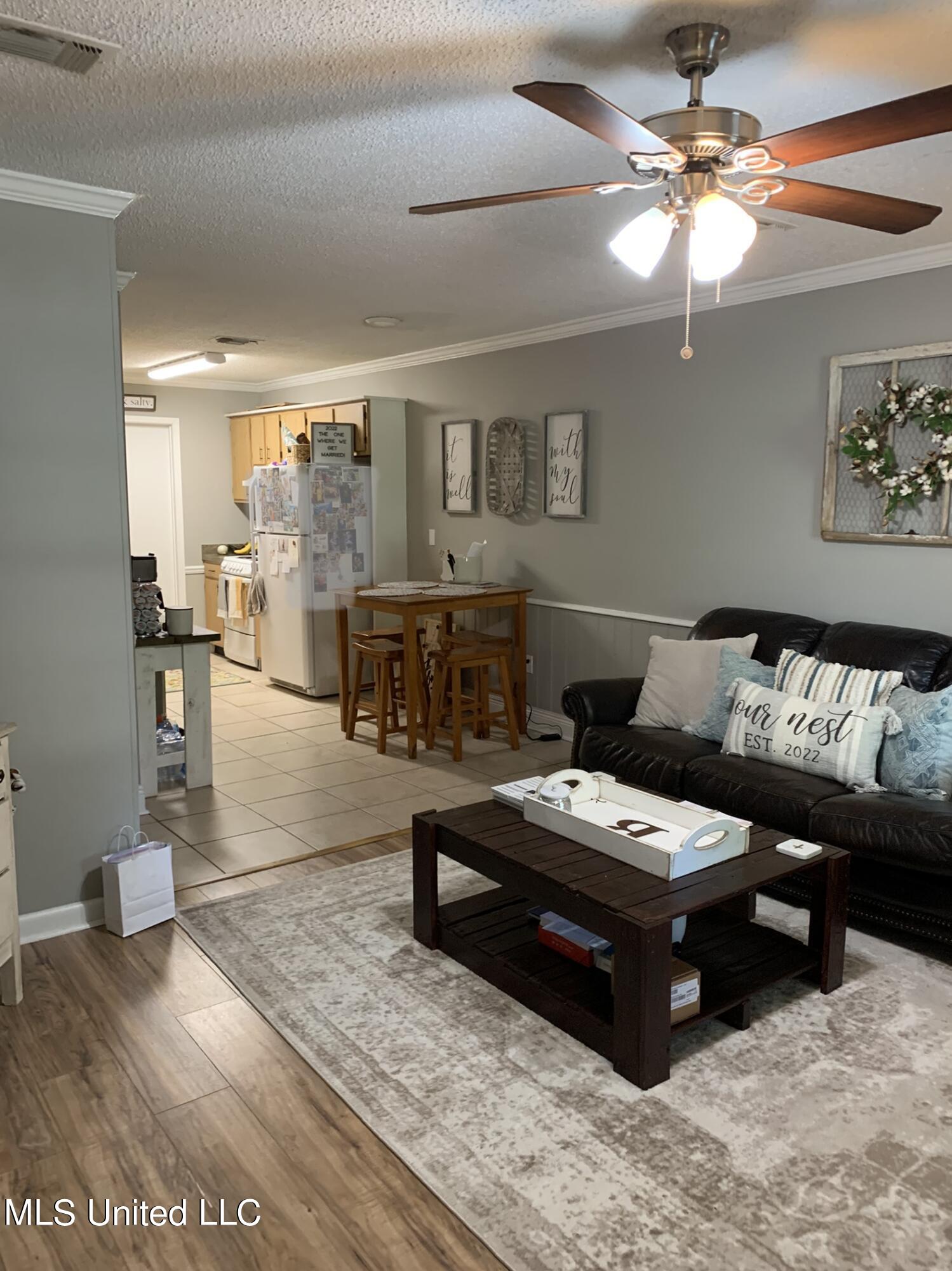 12525 Canal Road Gulfport, MS 39503 - Photo 11 of 18 2B/1b LR 2