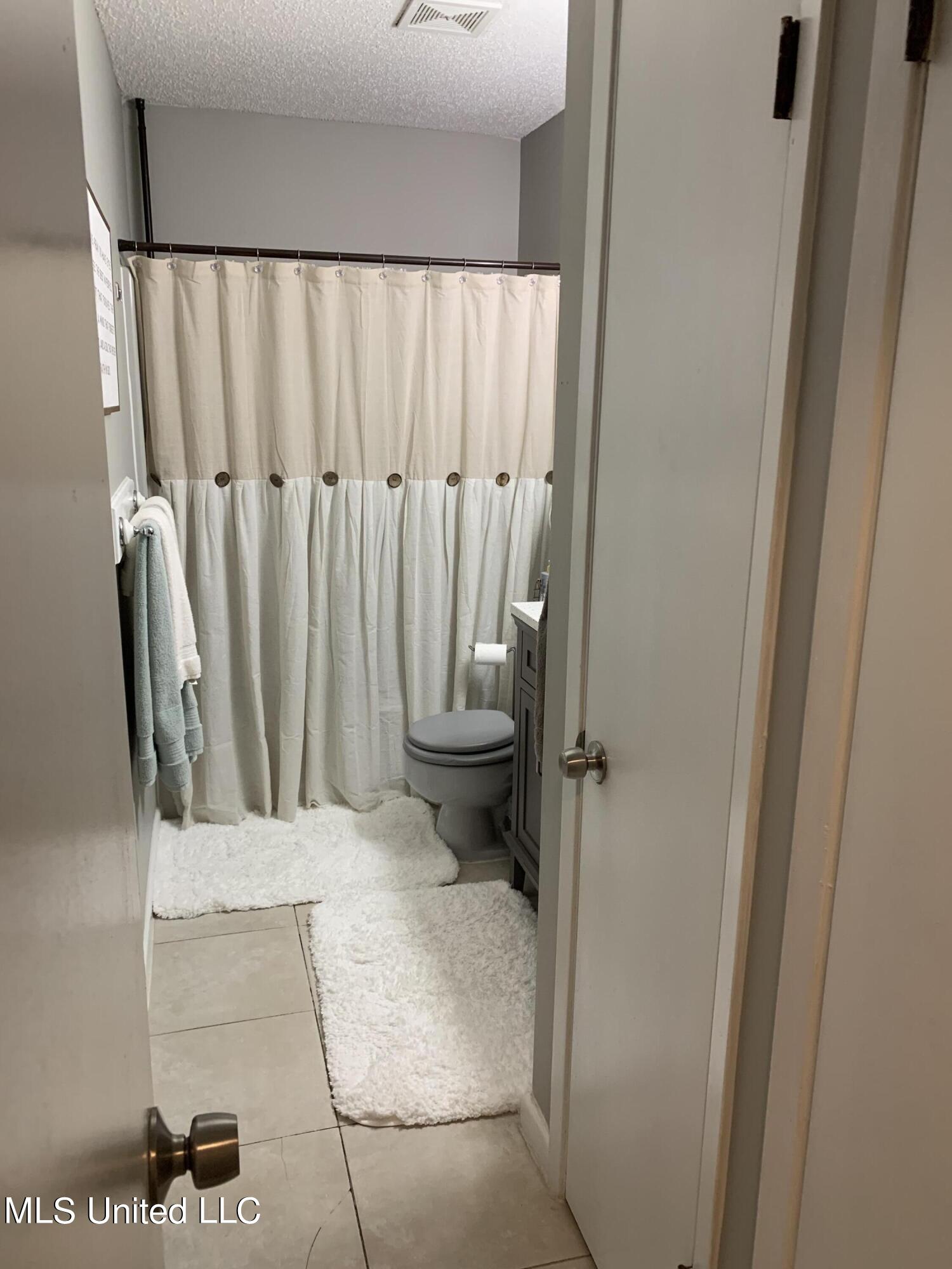 12525 Canal Road Gulfport, MS 39503 - Photo 13 of 18 2B/1b Bath