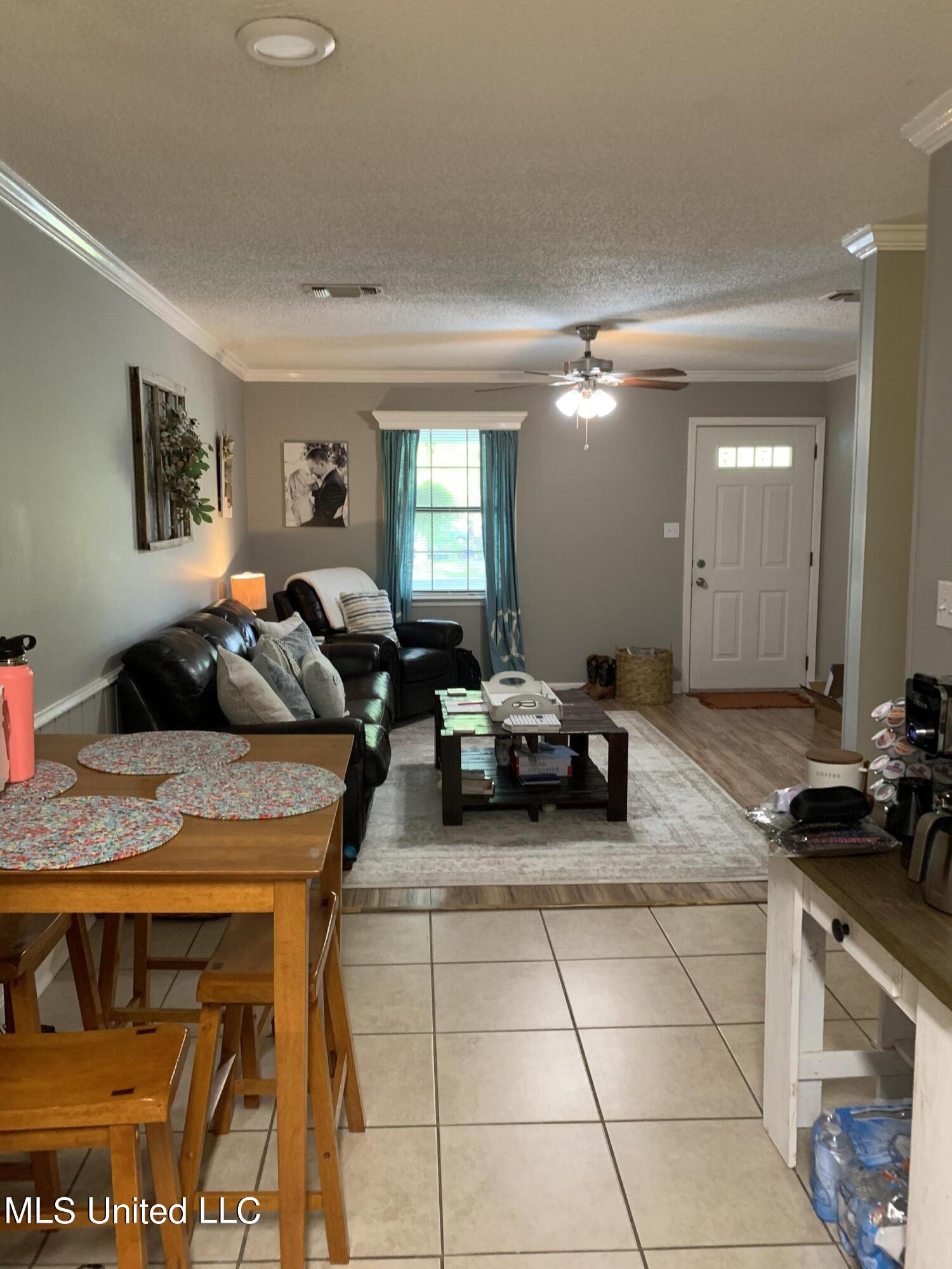 12525 Canal Road Gulfport, MS 39503 - Photo 10 of 18 2B/1b LR