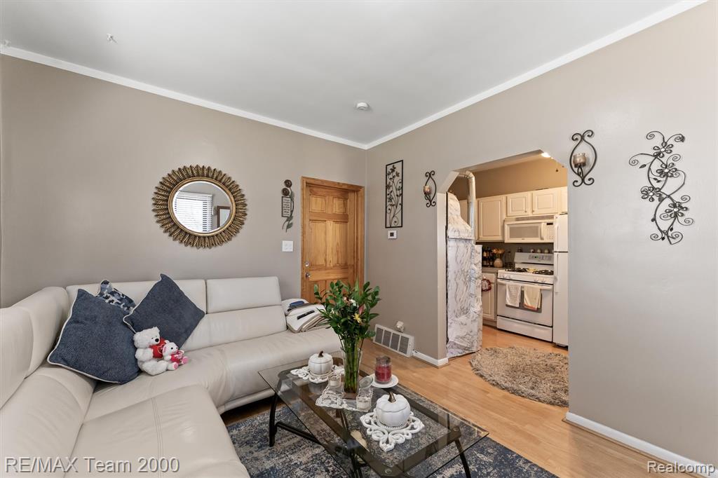 5734 North Gulley Road Dearborn Heights, MI 48127 - Photo 6 of 22