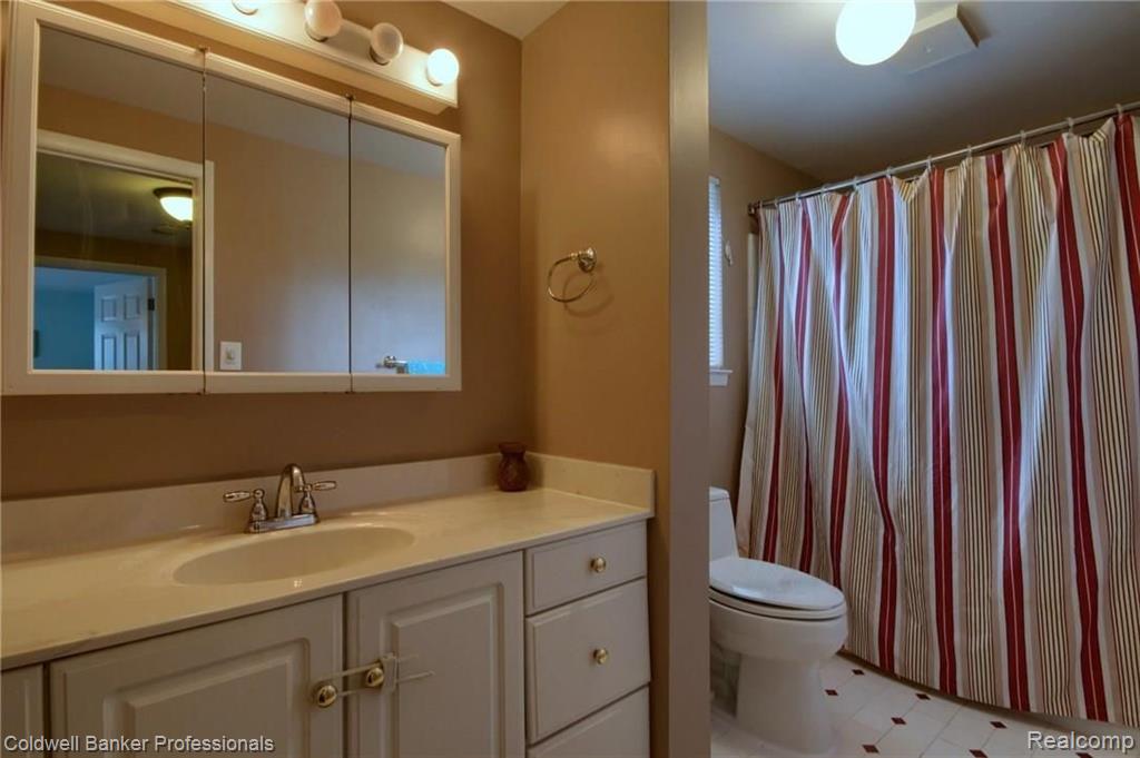 42531 Saltz Road Canton, MI 48187 - Photo 11 of 13