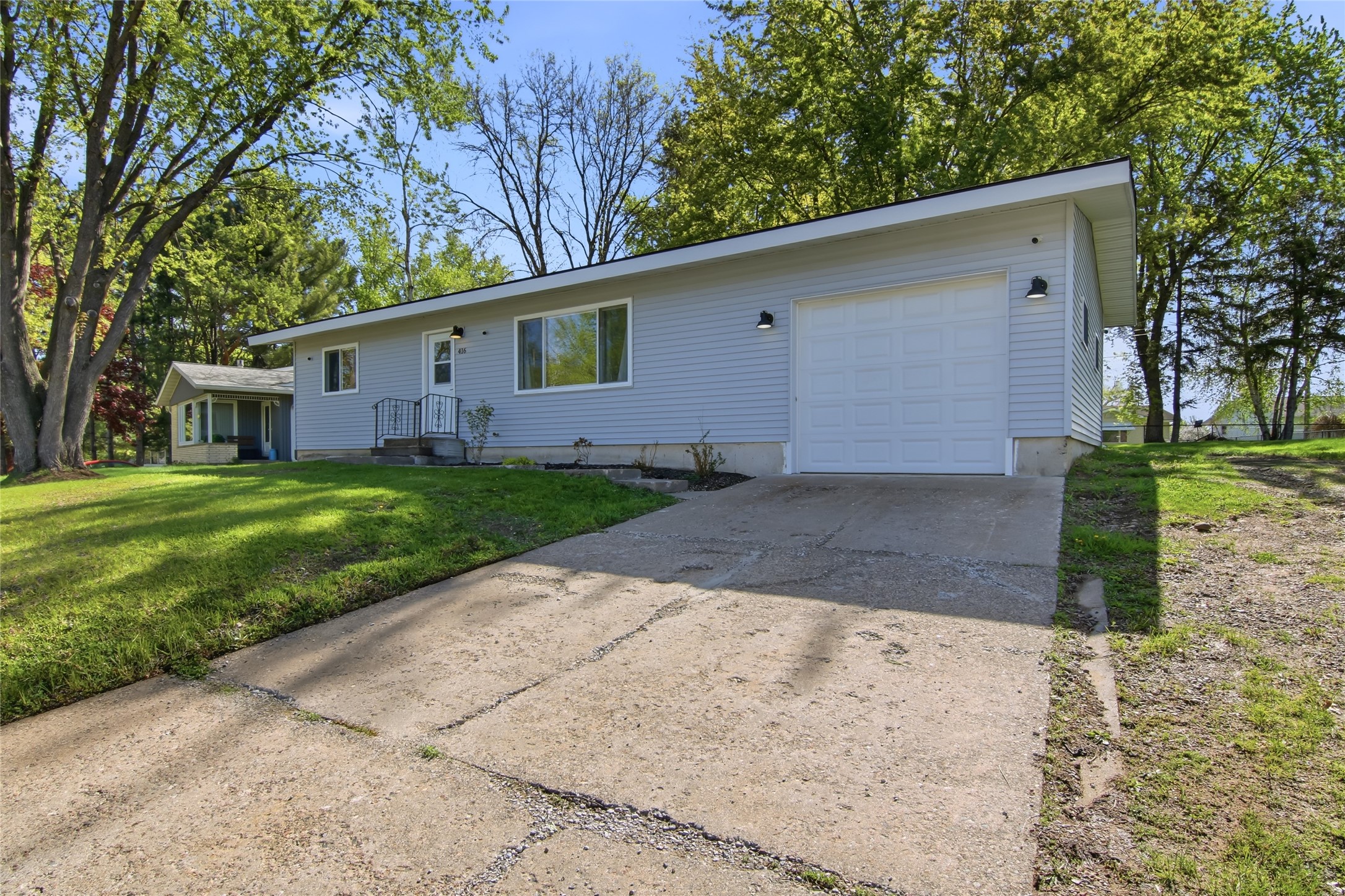 416 Dodge Street Stanley, WI 54768 - Photo 3 of 32