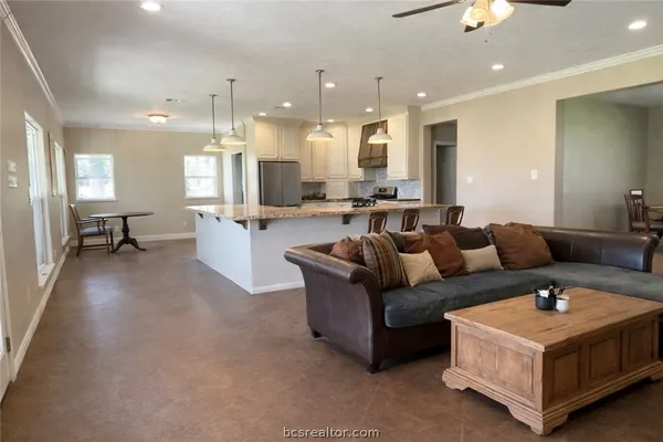 $889,000 | 11810 Riley Green Road, Franklin, TX 77856