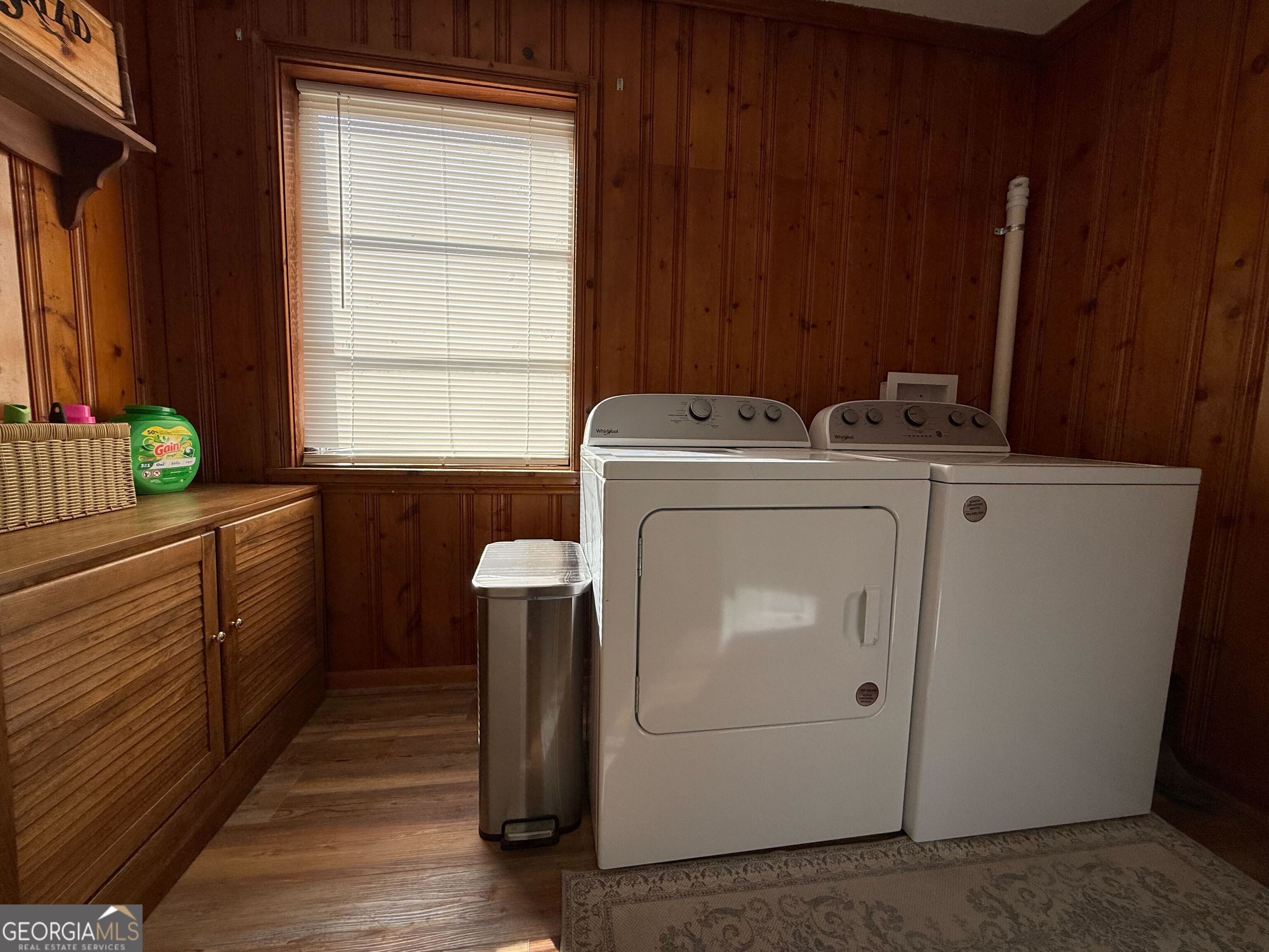 804 Betty Street Sandersville, GA 31082 - Photo 15 of 21 a utility room with dryer and washer