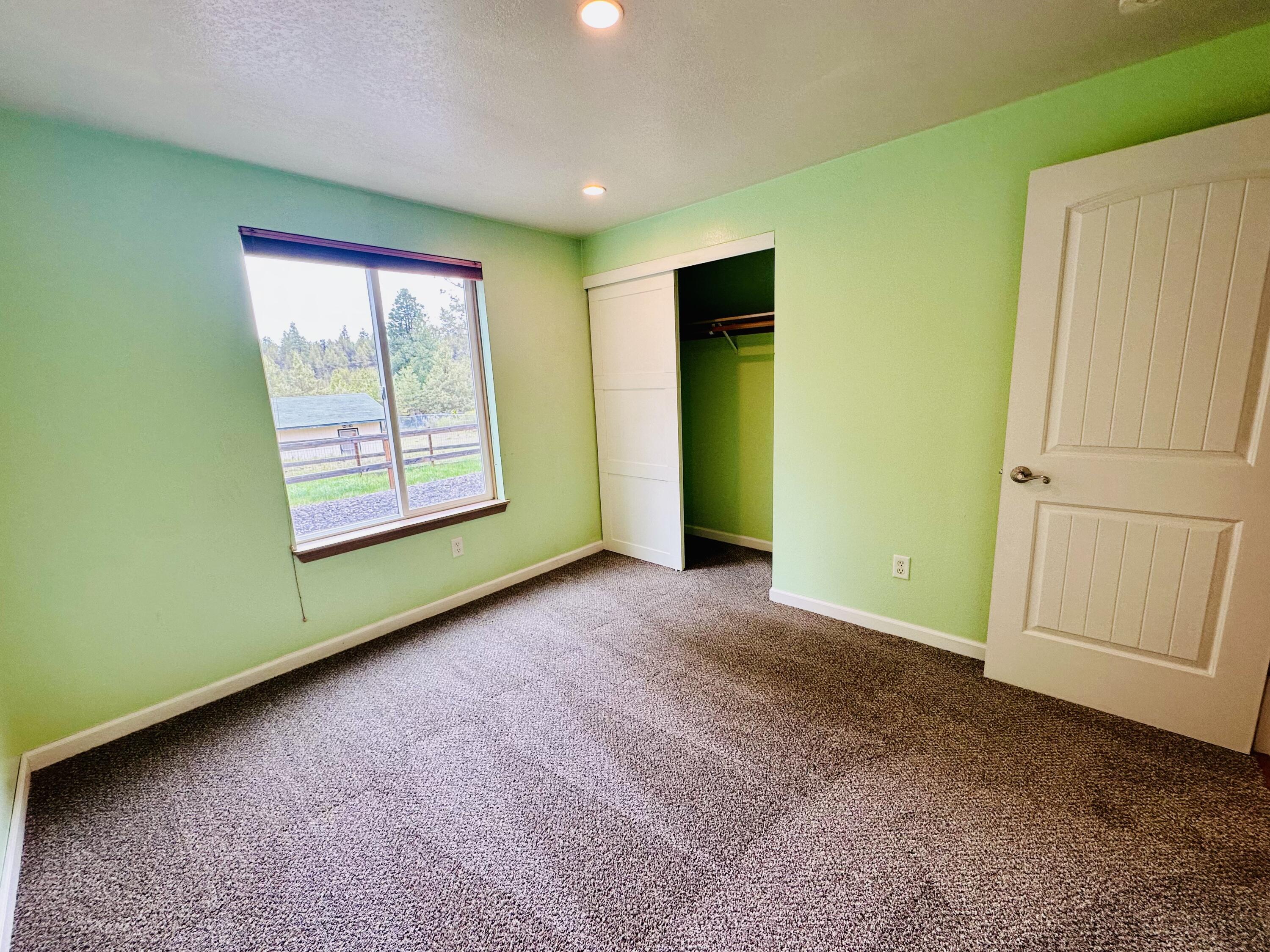 16524 Fieldcrest Road Klamath Falls, OR 97603 - Photo 37 of 58 a view of an empty room with a window