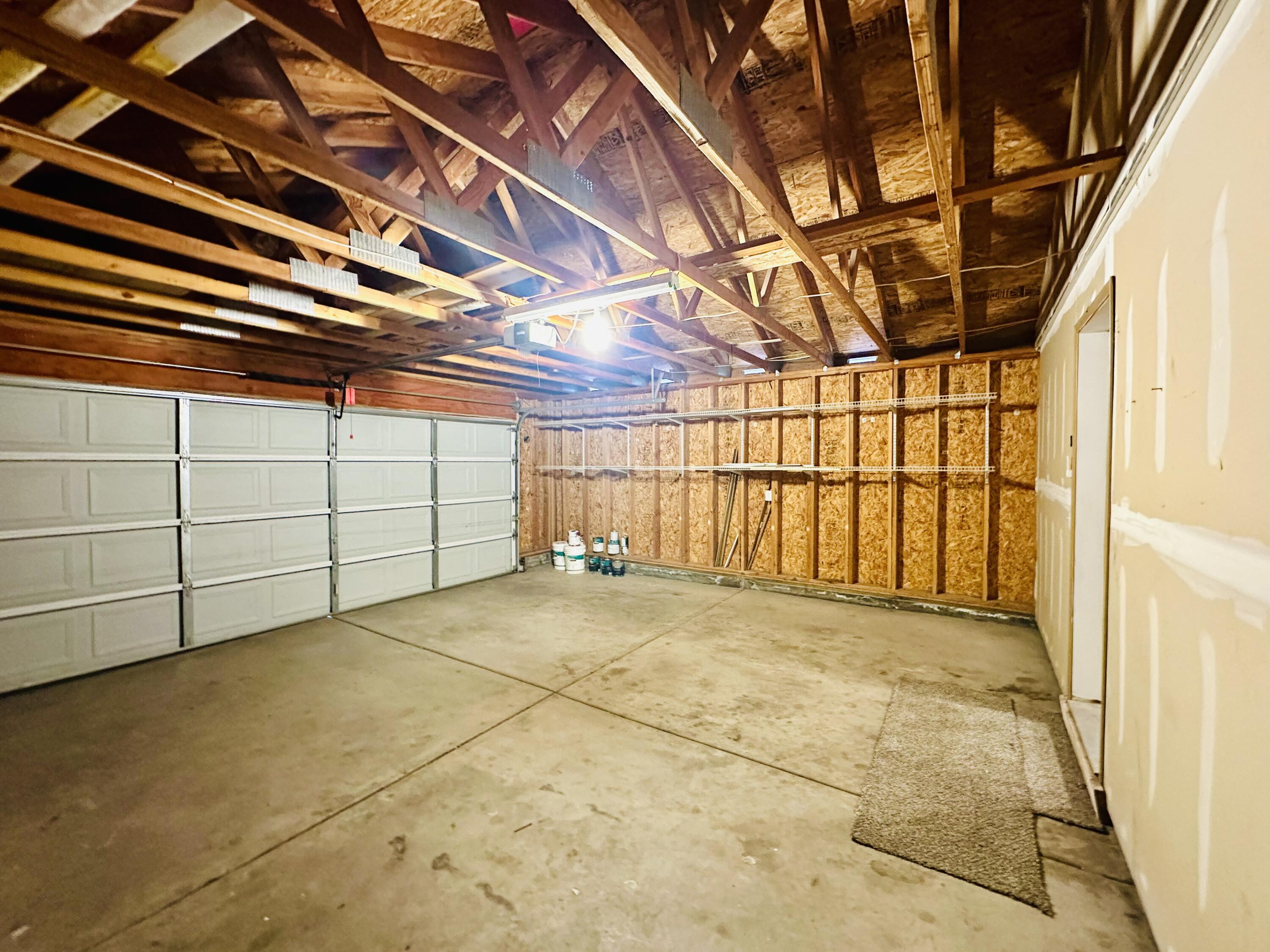 16524 Fieldcrest Road Klamath Falls, OR 97603 - Photo 43 of 58 a view of a garage