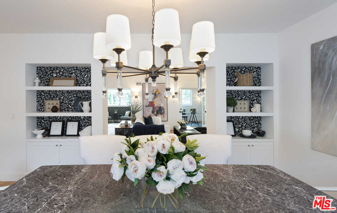 722 South Muirfield Road Los Angeles, CA 90005 - Photo 13 of 47 Gallery Image 13