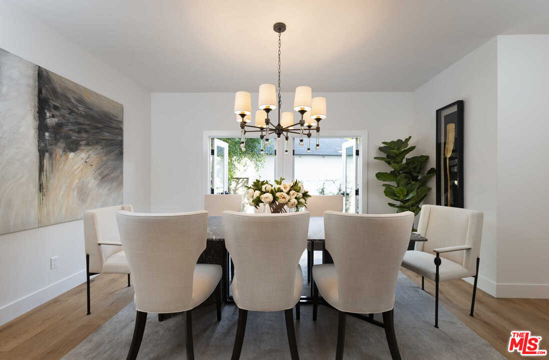 722 South Muirfield Road Los Angeles, CA 90005 - Photo 14 of 47 Gallery Image 14