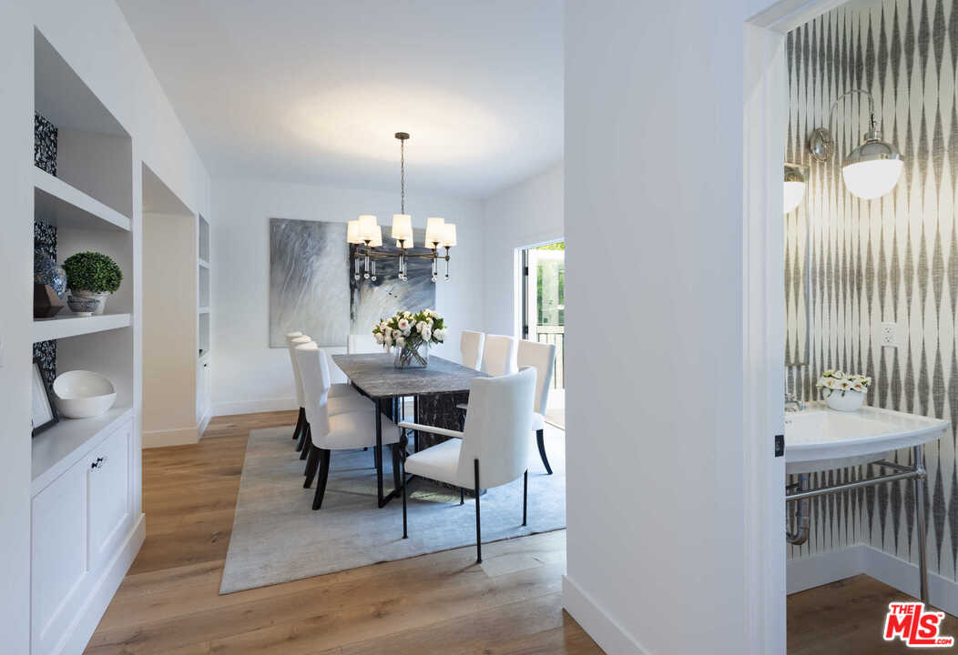 722 South Muirfield Road Los Angeles, CA 90005 - Photo 15 of 47 Gallery Image 15