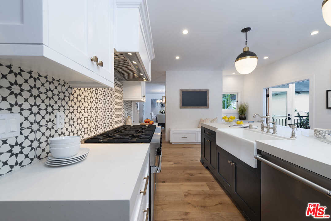 722 South Muirfield Road Los Angeles, CA 90005 - Photo 21 of 47 Gallery Image 21