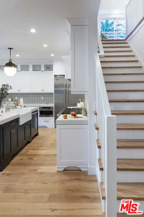 722 South Muirfield Road Los Angeles, CA 90005 - Photo 22 of 47 Gallery Image 22