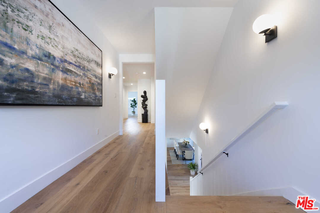 722 South Muirfield Road Los Angeles, CA 90005 - Photo 23 of 47 Gallery Image 23