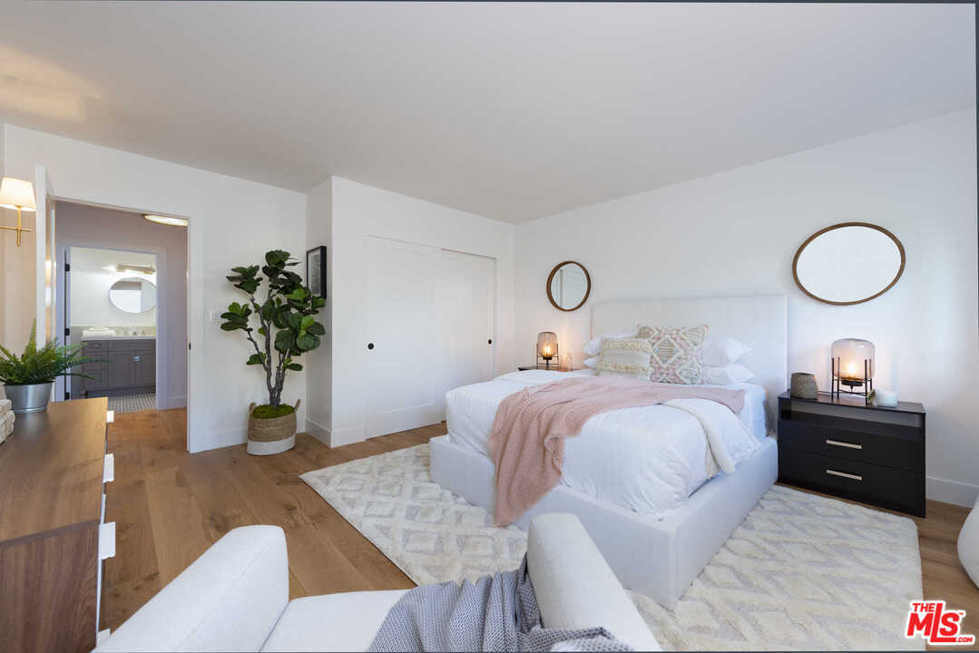 722 South Muirfield Road Los Angeles, CA 90005 - Photo 31 of 47 Gallery Image 31