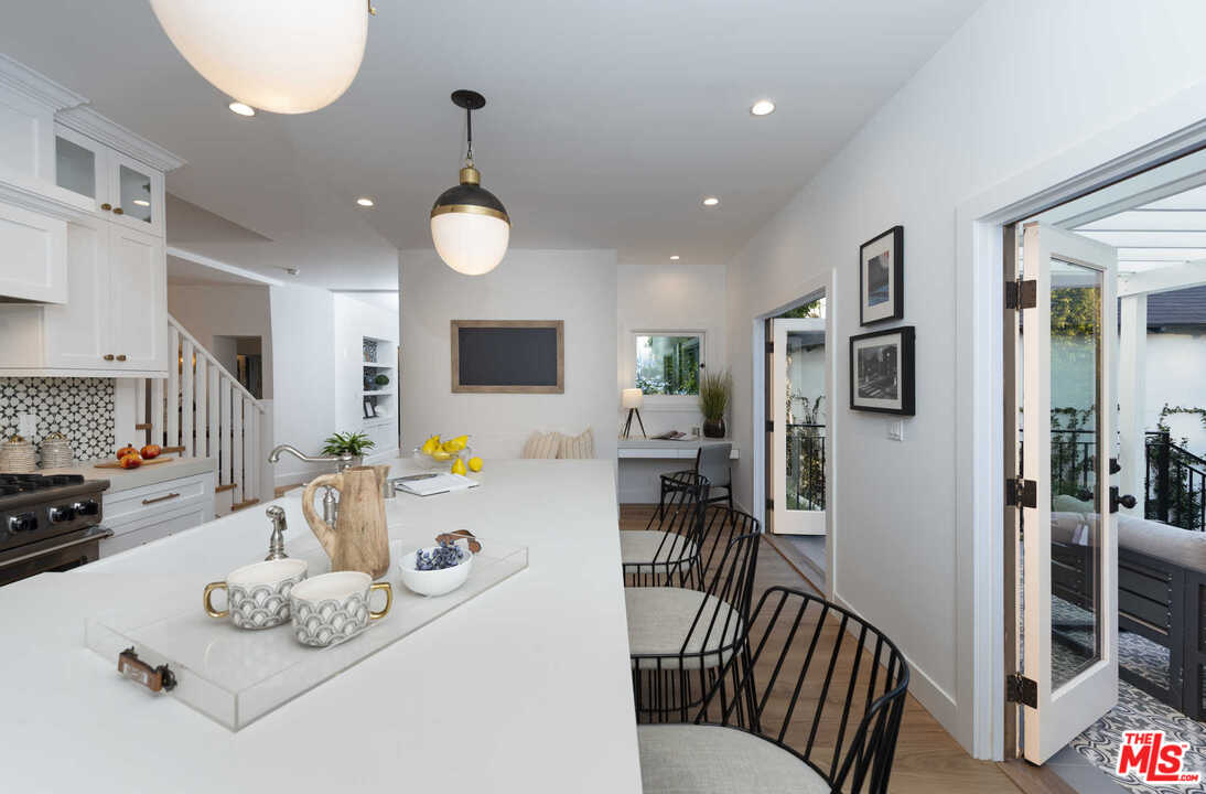 722 South Muirfield Road Los Angeles, CA 90005 - Photo 43 of 47 Gallery Image 43