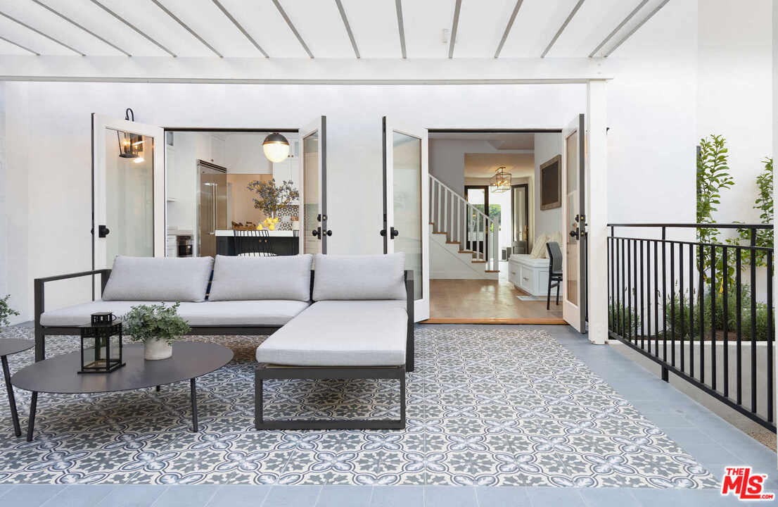 722 South Muirfield Road Los Angeles, CA 90005 - Photo 46 of 47 Gallery Image 46