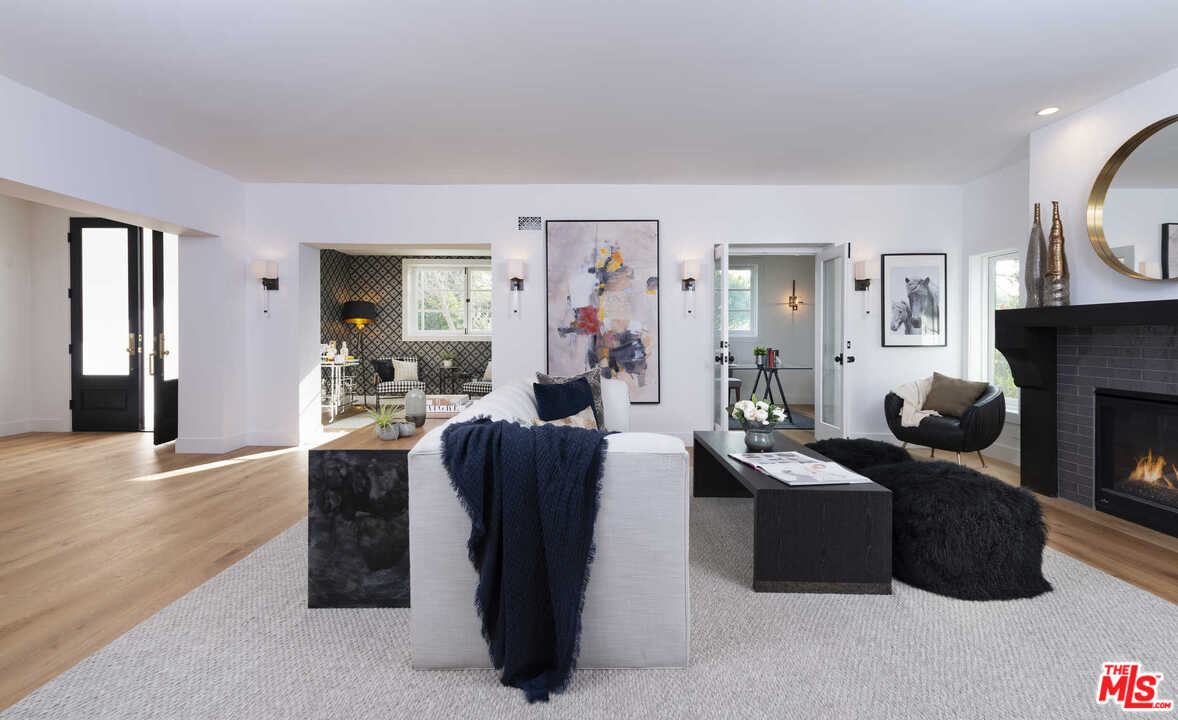 722 South Muirfield Road Los Angeles, CA 90005 - Photo 8 of 47 Gallery Image 8