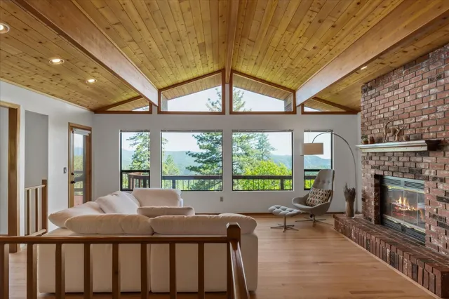 a bed room with a bed and a fireplace