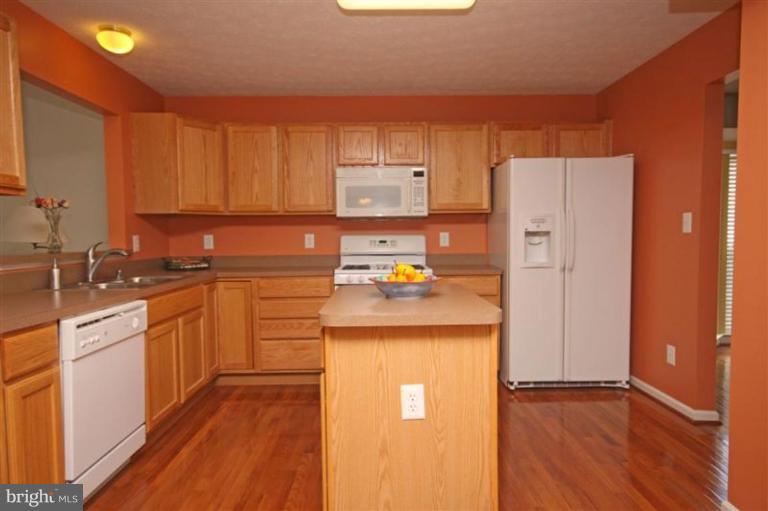 7747 Rotherham Drive Hanover, MD 21076 - Photo 11 of 28 Kitchen