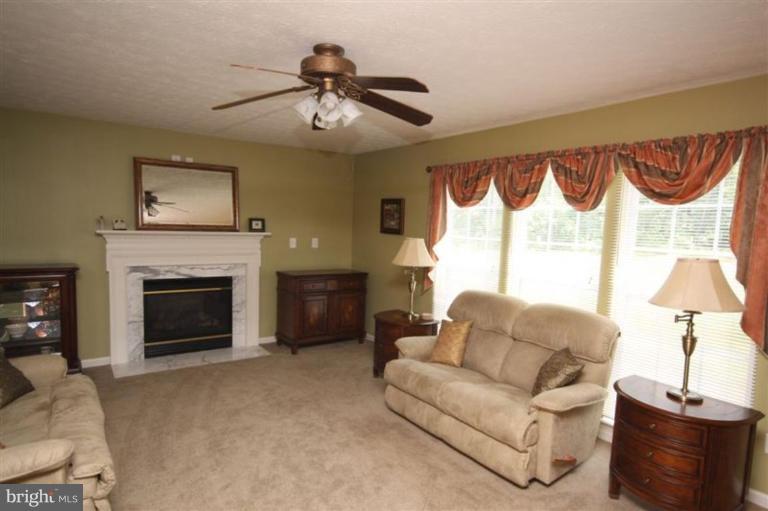 7747 Rotherham Drive Hanover, MD 21076 - Photo 4 of 28 Living Room