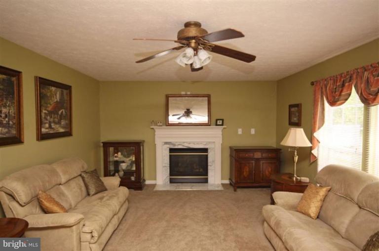 7747 Rotherham Drive Hanover, MD 21076 - Photo 5 of 28 Living Room