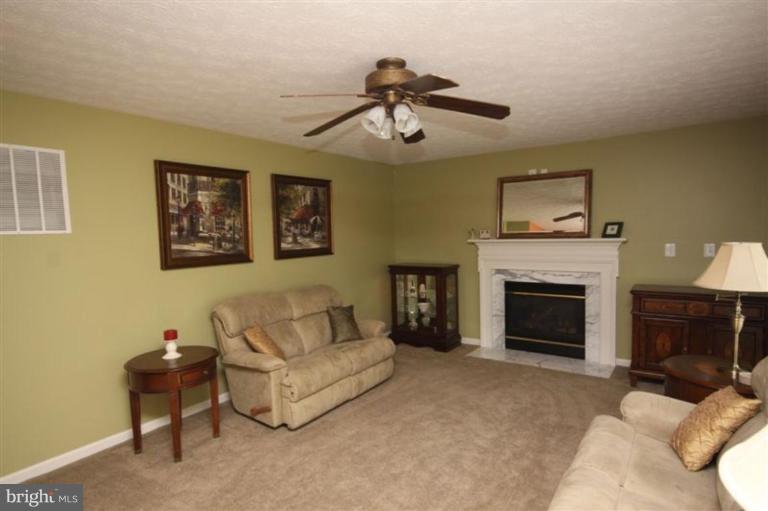 7747 Rotherham Drive Hanover, MD 21076 - Photo 6 of 28 Living Room