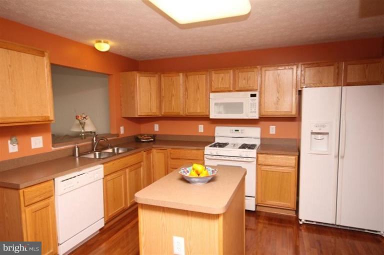 7747 Rotherham Drive Hanover, MD 21076 - Photo 9 of 28 Kitchen