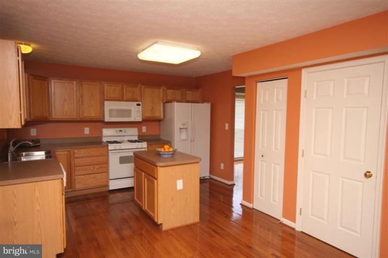 7747 Rotherham Drive Hanover, MD 21076 - Photo 10 of 28 Kitchen