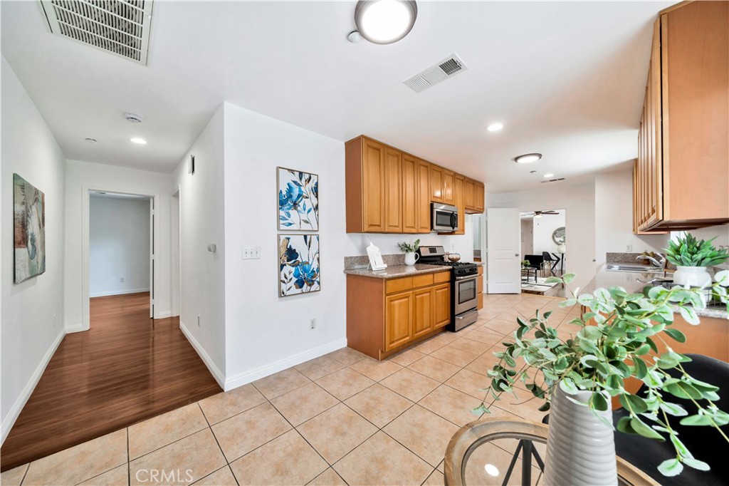 616 North Olive Avenue Alhambra, CA 91801 - Photo 5 of 34