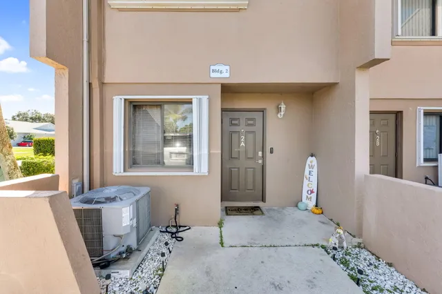 $285,000 | 139 Sparrow Drive, Unit 2A, Royal Palm Beach, FL 33411
