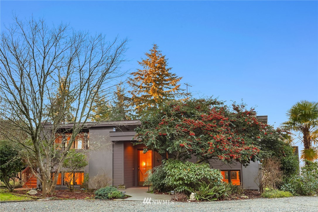 6115 Southwest Luana Beach Road Vashon, WA 98070 - Photo 1 of 35 Gallery Image 1