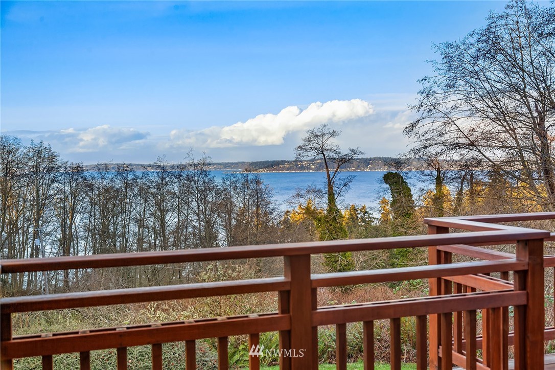 6115 Southwest Luana Beach Road Vashon, WA 98070 - Photo 2 of 35 Gallery Image 2