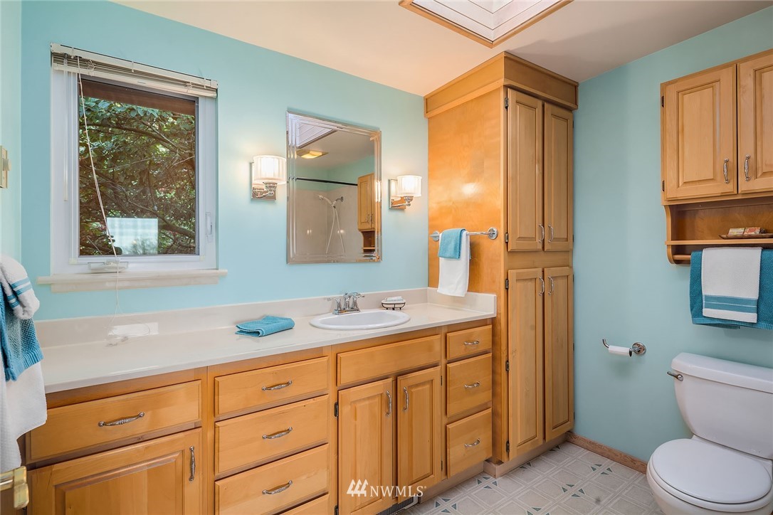 6115 Southwest Luana Beach Road Vashon, WA 98070 - Photo 16 of 35 Gallery Image 16