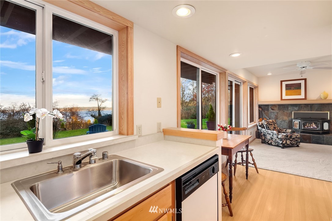 6115 Southwest Luana Beach Road Vashon, WA 98070 - Photo 20 of 35 Gallery Image 20
