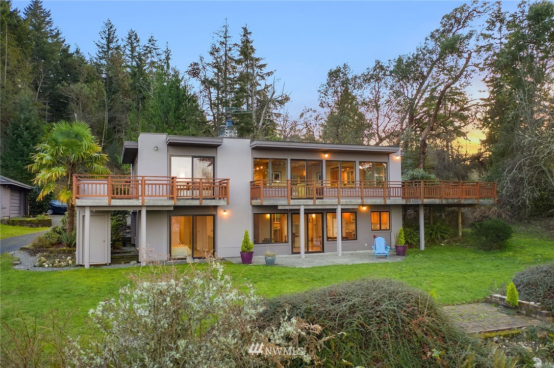 6115 Southwest Luana Beach Road Vashon, WA 98070 - Photo 3 of 35 Gallery Image 3