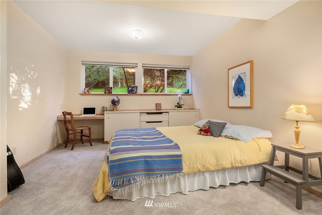 6115 Southwest Luana Beach Road Vashon, WA 98070 - Photo 25 of 35 Gallery Image 25