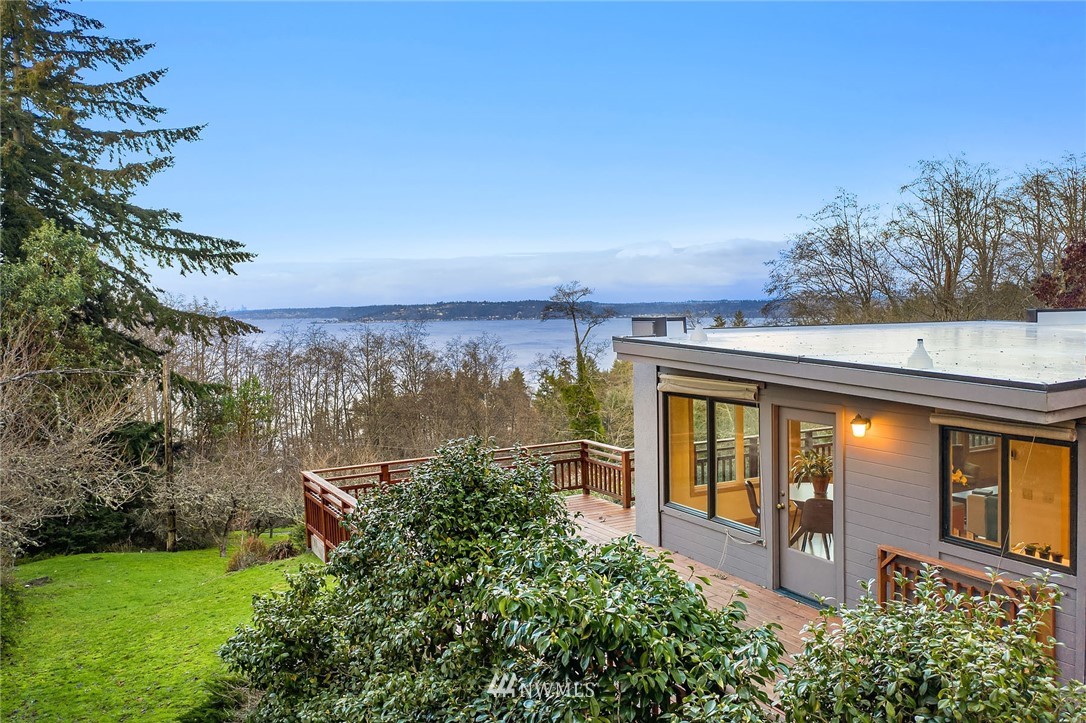 6115 Southwest Luana Beach Road Vashon, WA 98070 - Photo 4 of 35 Gallery Image 4