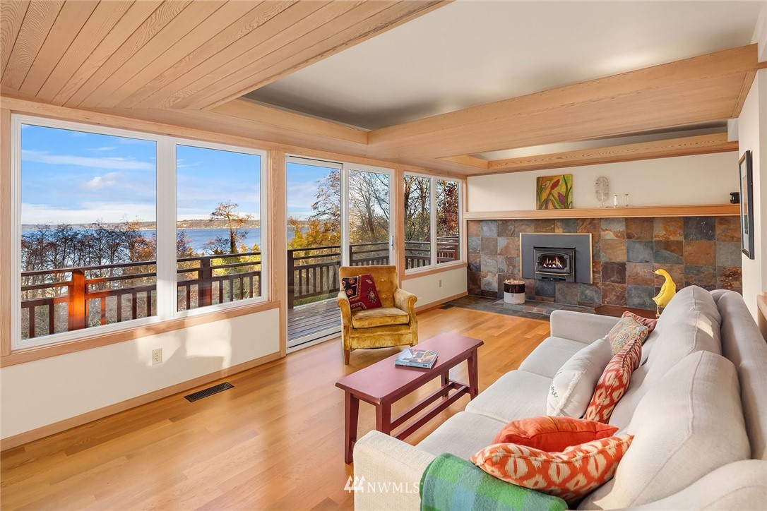 6115 Southwest Luana Beach Road Vashon, WA 98070 - Photo 8 of 35 Gallery Image 8