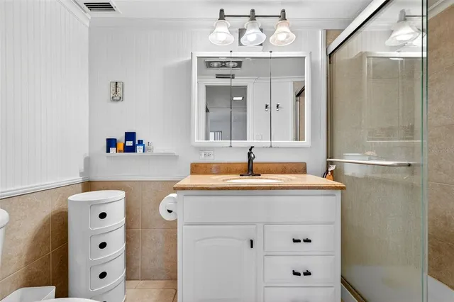 $495,000 | 2100 Benjamin Franklin Drive, Unit 203, Sarasota, FL 34236