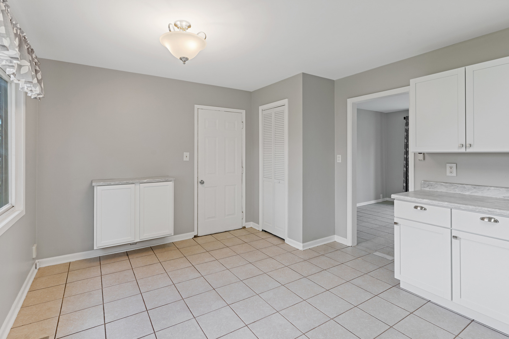 302 Healy Avenue Romeoville, IL 60446 - Photo 5 of 21 Gallery Image 5