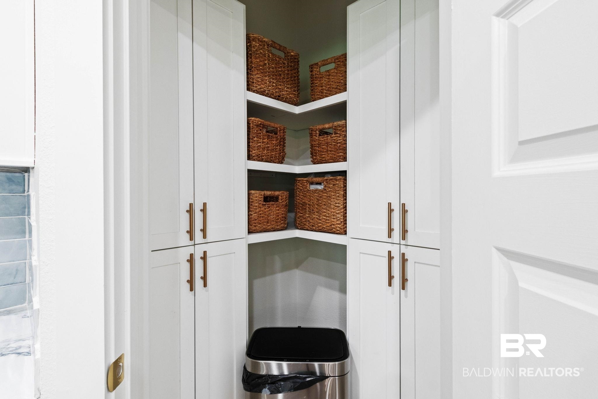 9815 Lakeview Drive Foley, AL 36535 - Photo 59 of 100 View of pantry