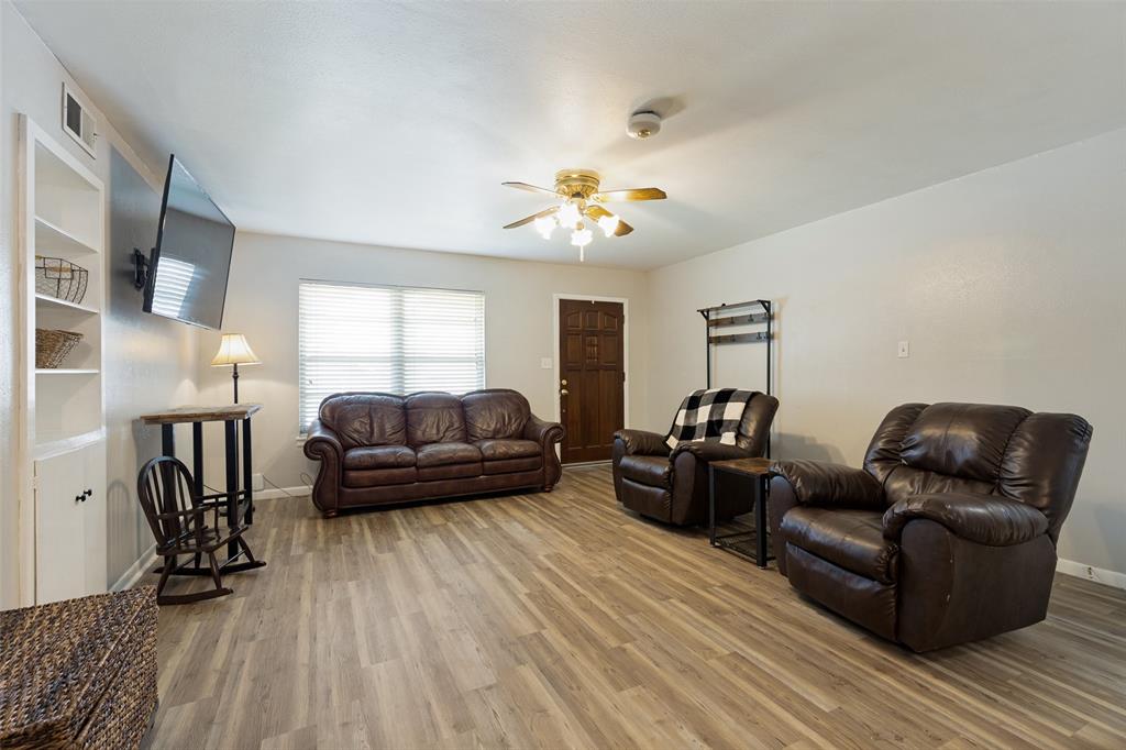 401 South Vick Street Decatur, TX 76234 - Photo 4 of 12