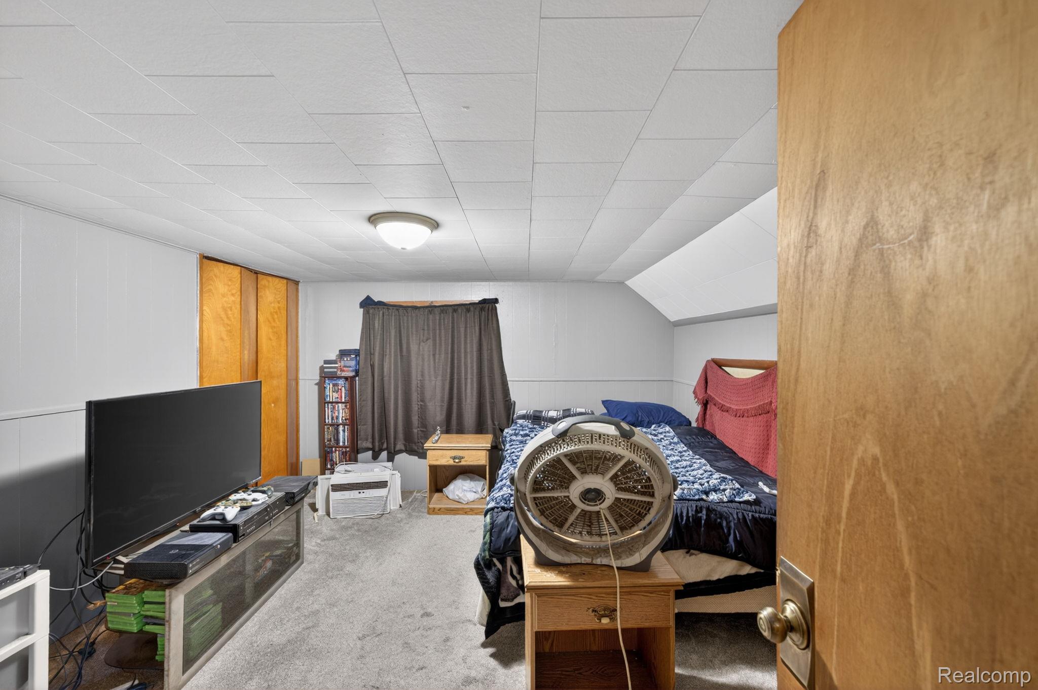 304 West Ridge Street Owosso, MI 48867 - Photo 25 of 45 View of carpeted bedroom
